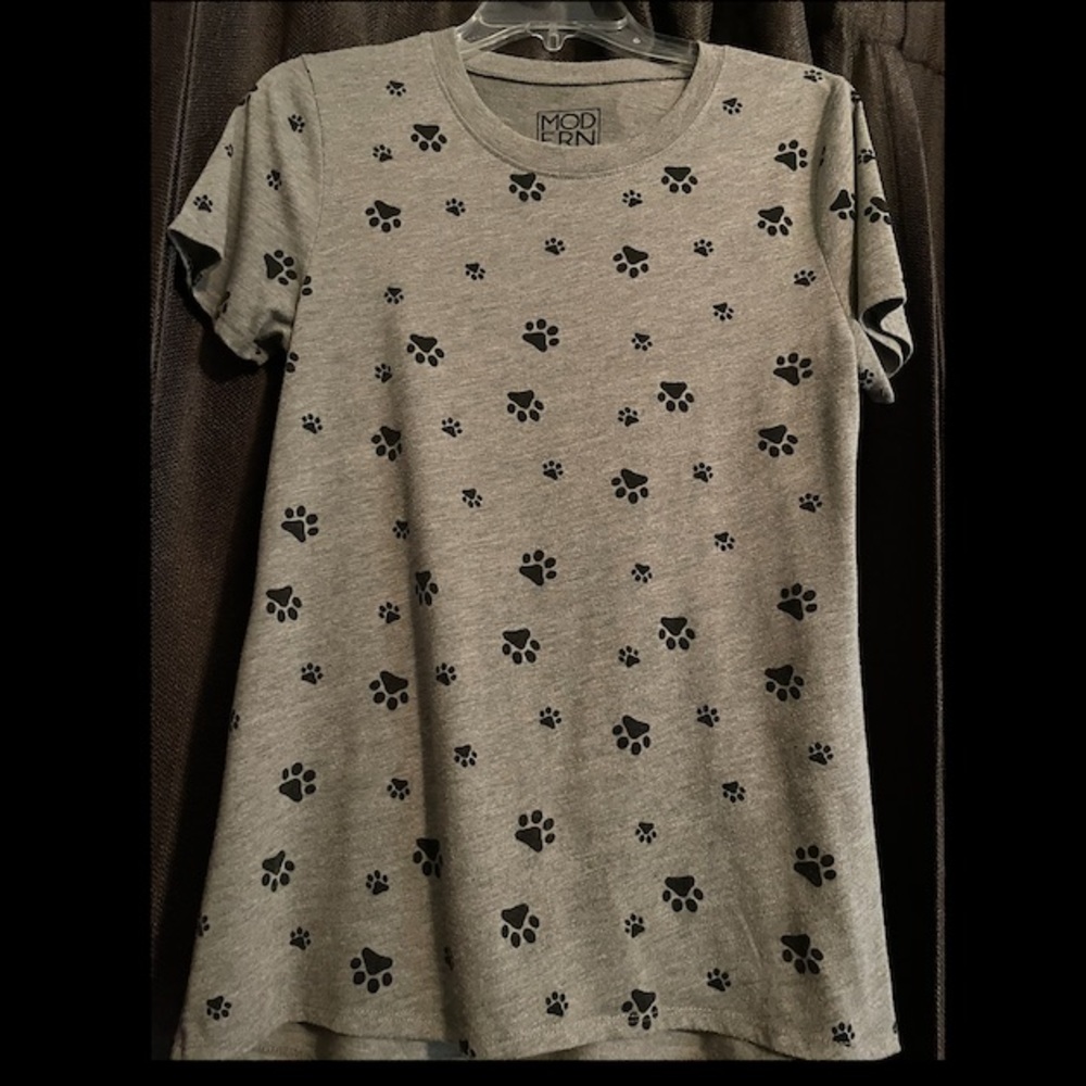 "Modern” Paw Print T-Shirt